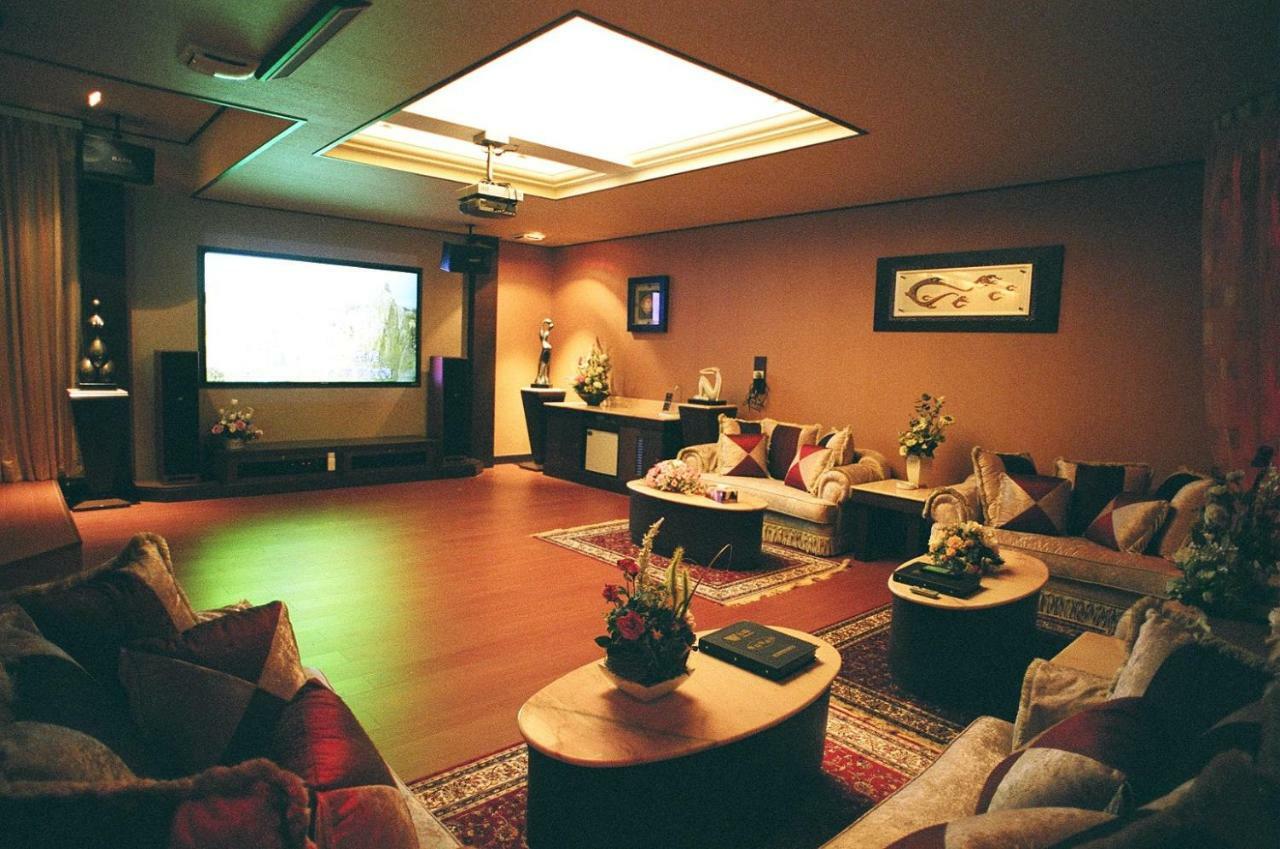 Daniel Spa Motel Pingzhen Eksteriør billede