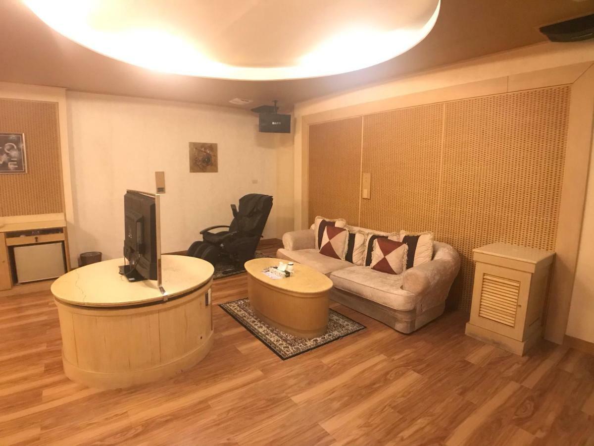 Daniel Spa Motel Pingzhen Eksteriør billede